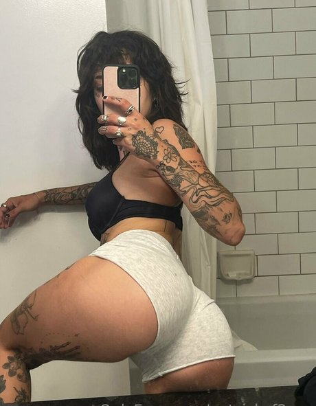 Notsick3 model nude images