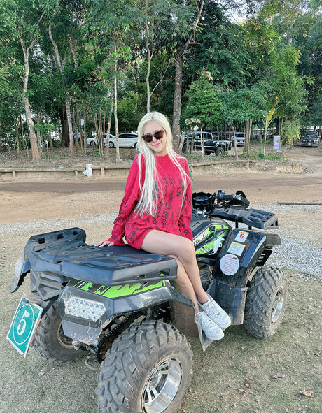 black onlyfans hot nude picture