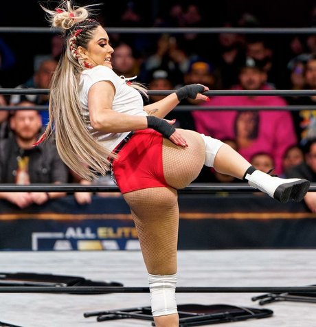 Tay Conti star sexy pictures