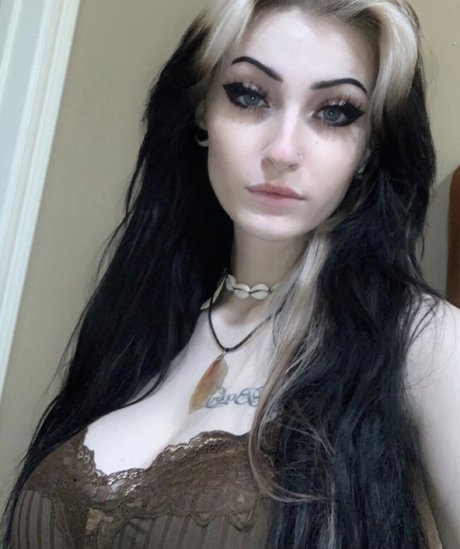 Thatkidronni hot star gallery