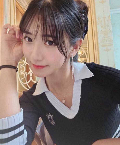 jinnytty pornographic model pic