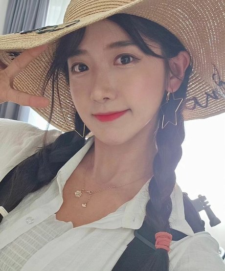 dripping wet pussy onlyfans pornographic images