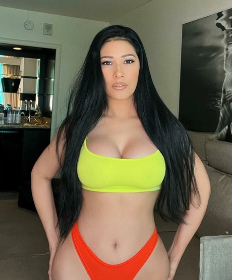 Simaria star hd pictures