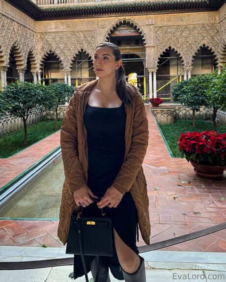 evalord pretty model photos