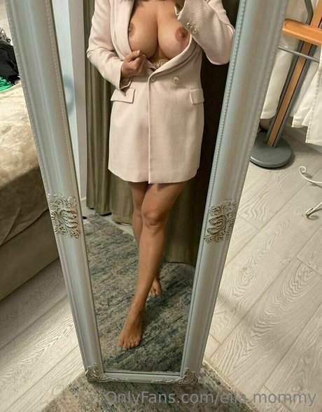 ella mommy model beautiful pictures