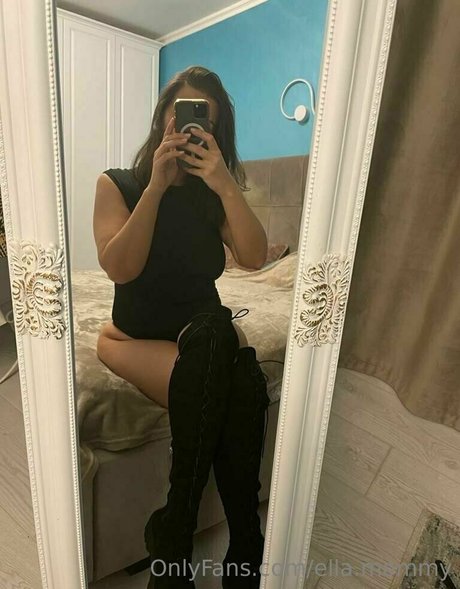 ella mommy pornstar naked pic