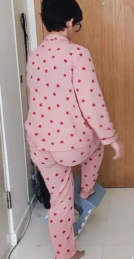 Faye Tan adult model photo