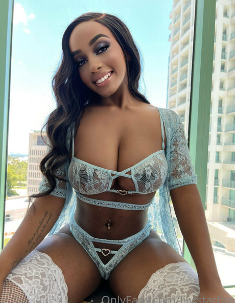 Lily Starfire nude actress picture