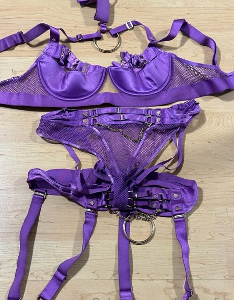 Lily Starfire naked pornstar images