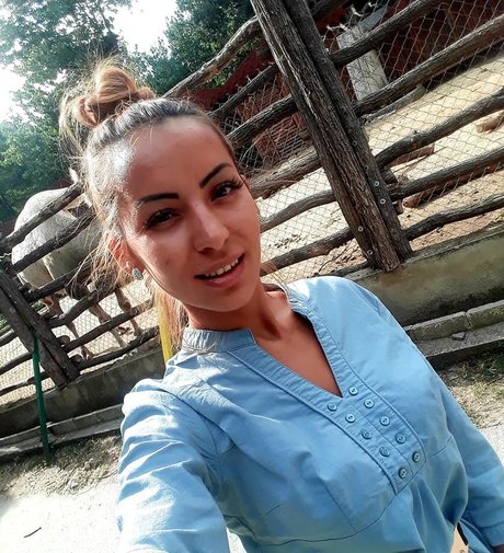 Marinela Adalbertova perfect star photos