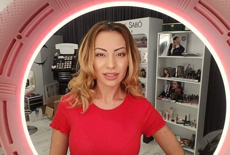 Marinela Adalbertova hot star gallery