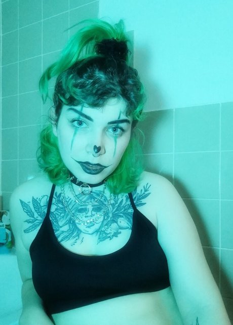 littlecalamity model pornographic photos