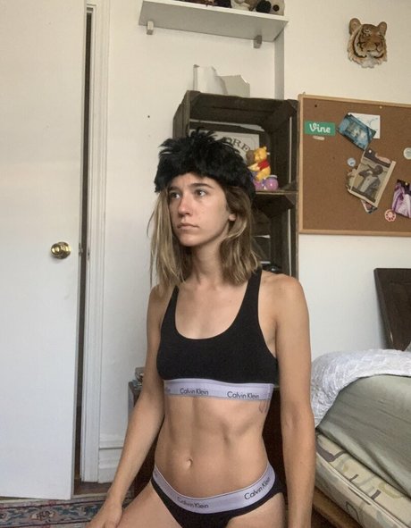 sydneygayle nude actress image