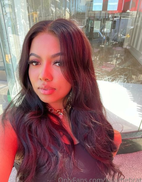 lailathebrat pornstar erotic picture