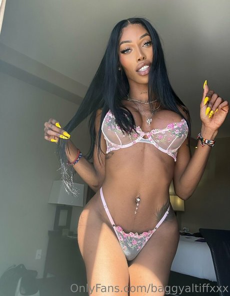 Baggyaltiffxxx model nice img