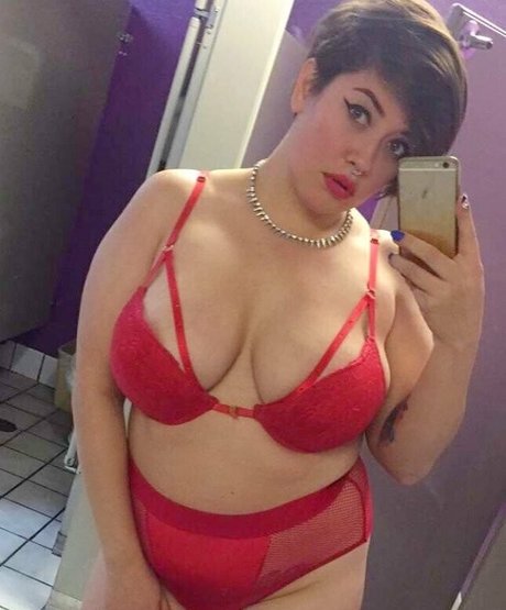 cptpartytits pornographic star image