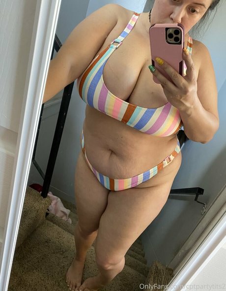 cptpartytits model top pictures