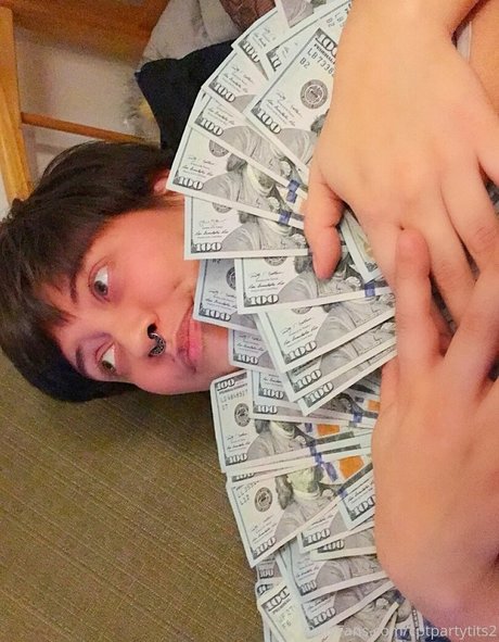 cptpartytits high quality model images