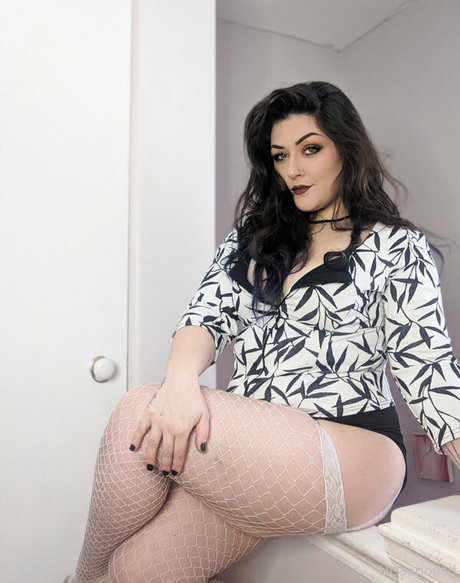 nissariousd nude actress galleries