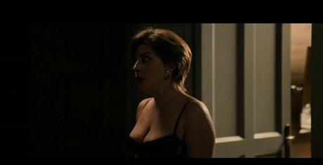 blonde shemale onlyfans best archive