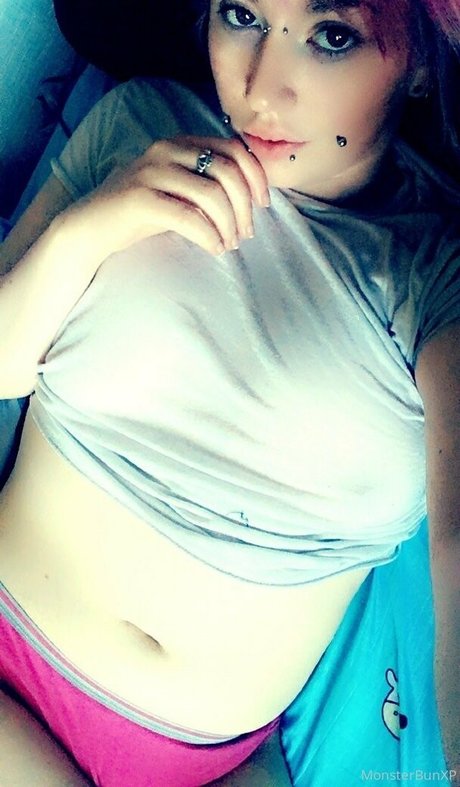 monsterbun42 star adult img