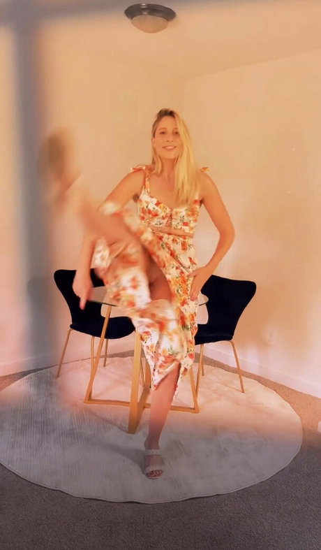 Glitchhappens hot star photo