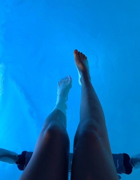 Mona Schon best model img