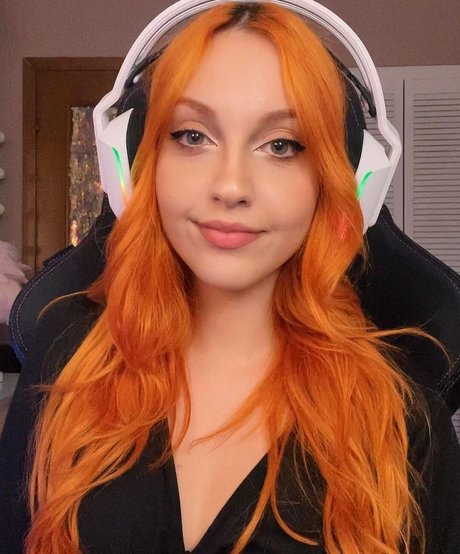 Mona Schon star adult pics