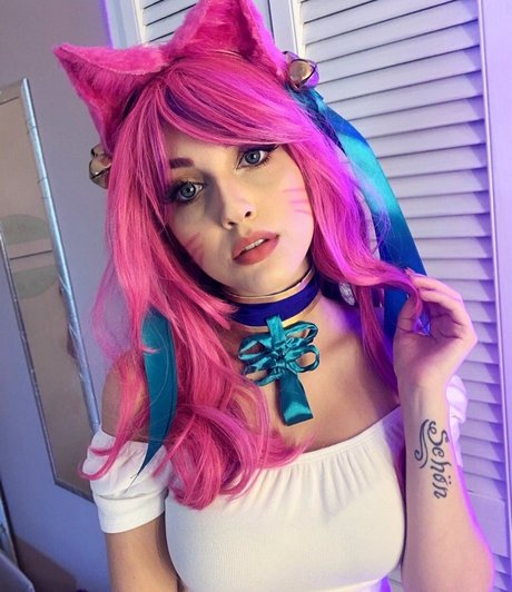 Mona Schon nude star image