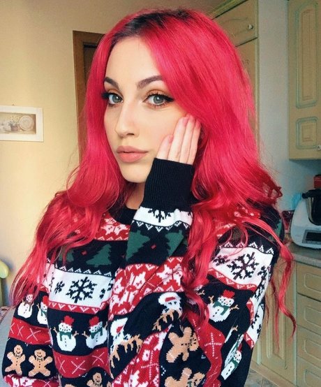 Mona Schon star nice image