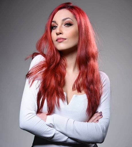 Mona Schon star pretty image