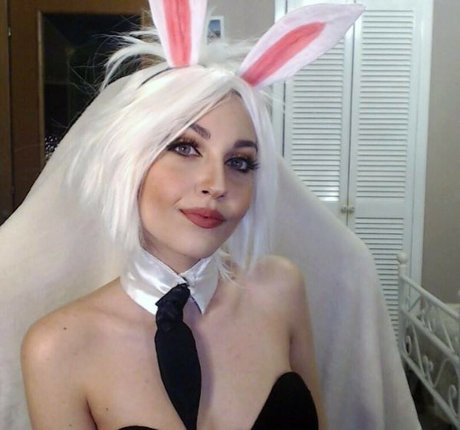 Mona Schon nude actress pic