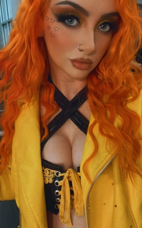 GiGi Dolan art model image