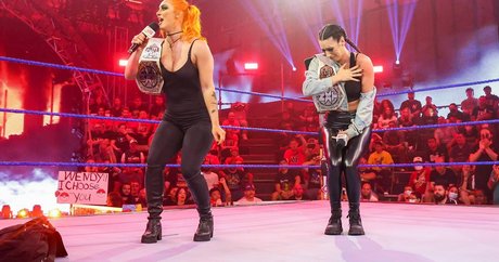 GiGi Dolan model free images