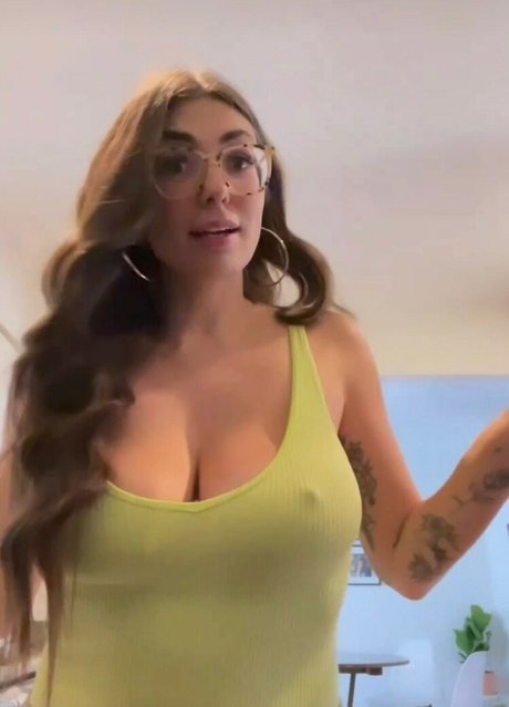 dailyvitaminb model sexy galleries