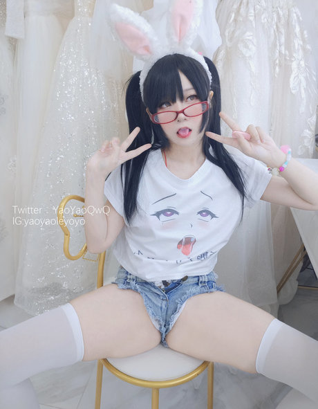 YaoYaoQwQ nude star images