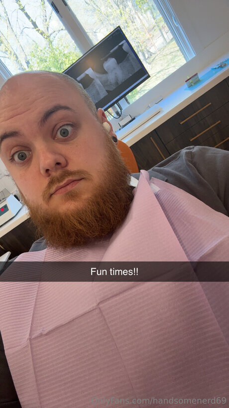 Handsomenerd69 free model gallery