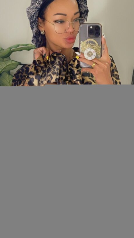 Harleydeanxxx model adult img