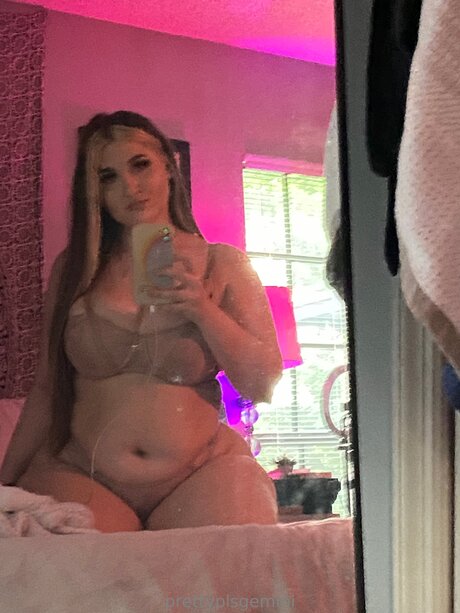 Geminiskyee adult model photo