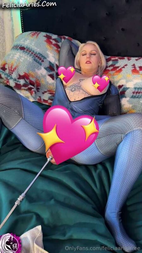 Feliciaariesfree model hot pics