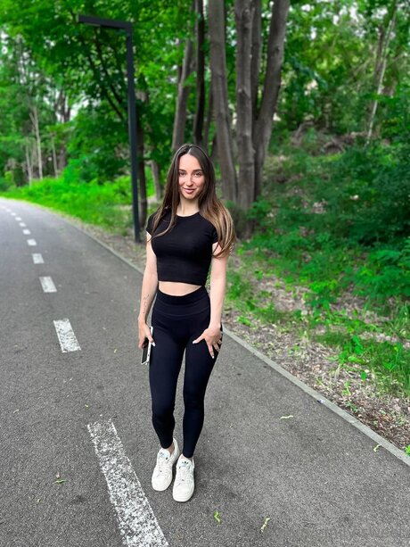 Emily Sweet star sexy image