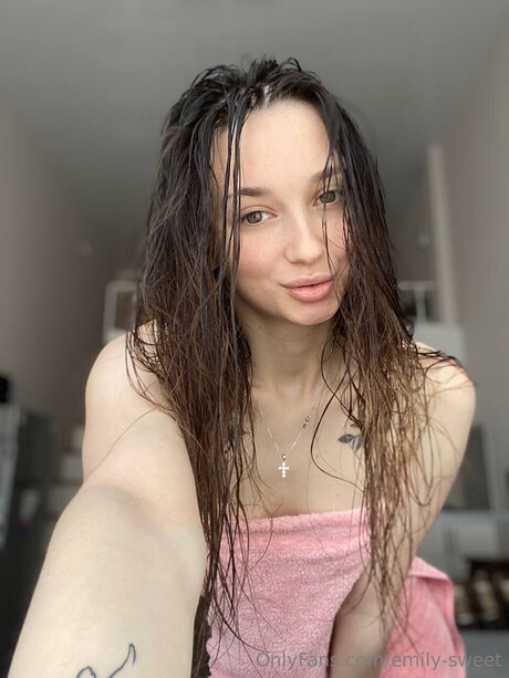 Emily Sweet exclusive pornstar img