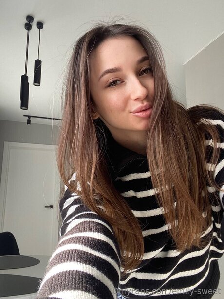 Emily Sweet pretty pornstar image