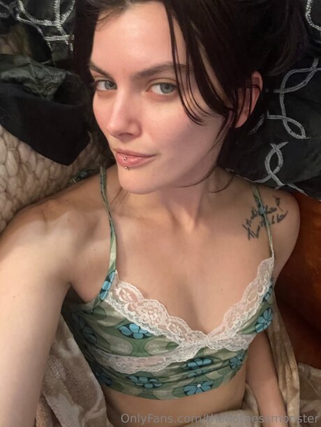 babe brunette onlyfans nude pictures