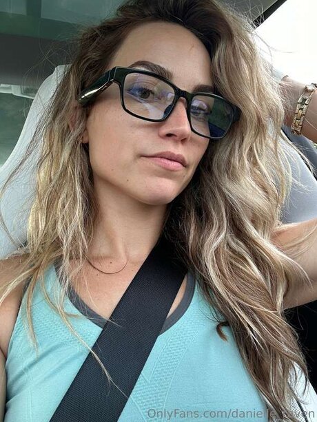 Danielle Raven pornstar pretty photo