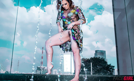 Nubia Oliver top actress pics