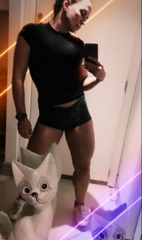 Nubia Oliver pretty actress pics