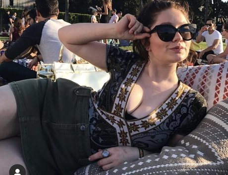 Emma Kenney actress galleries
