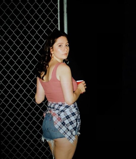 Emma Kenney model perfect pictures