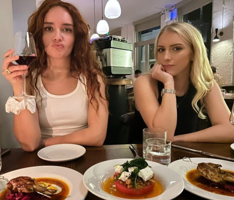 Olivia Cooke Quick photo